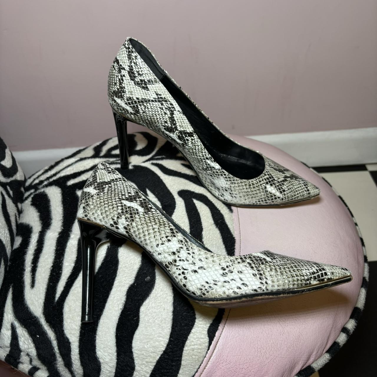 Vintage Y2k snakeskin heels by Dune