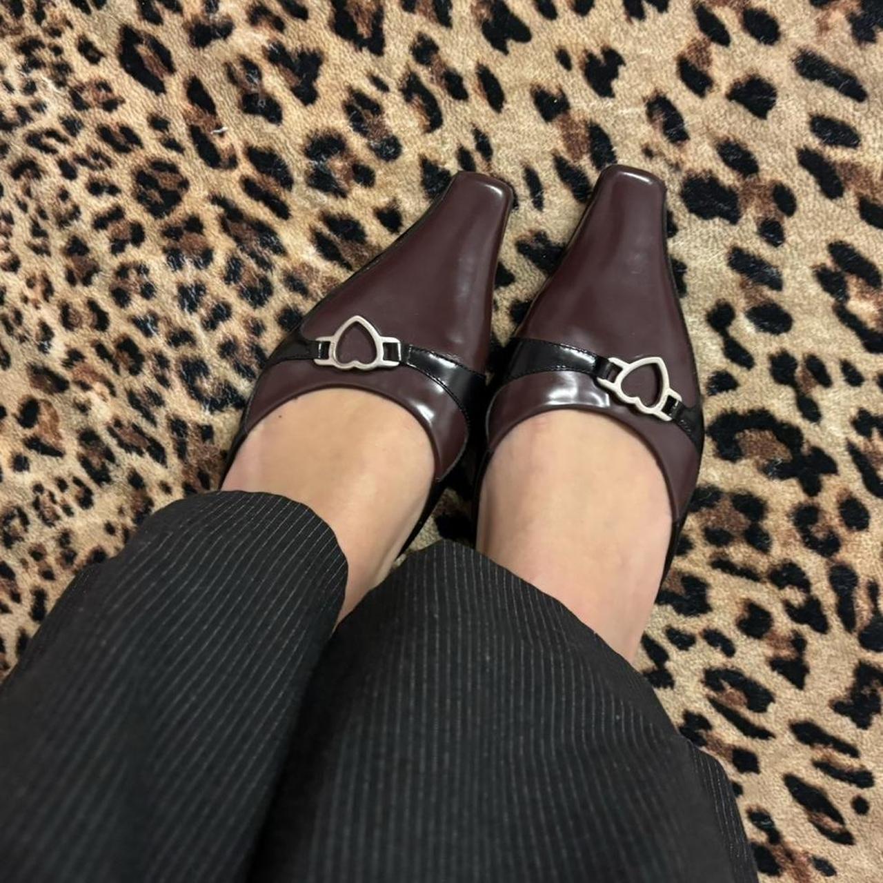 Vintage Y2k leather kitten heels by Prada
