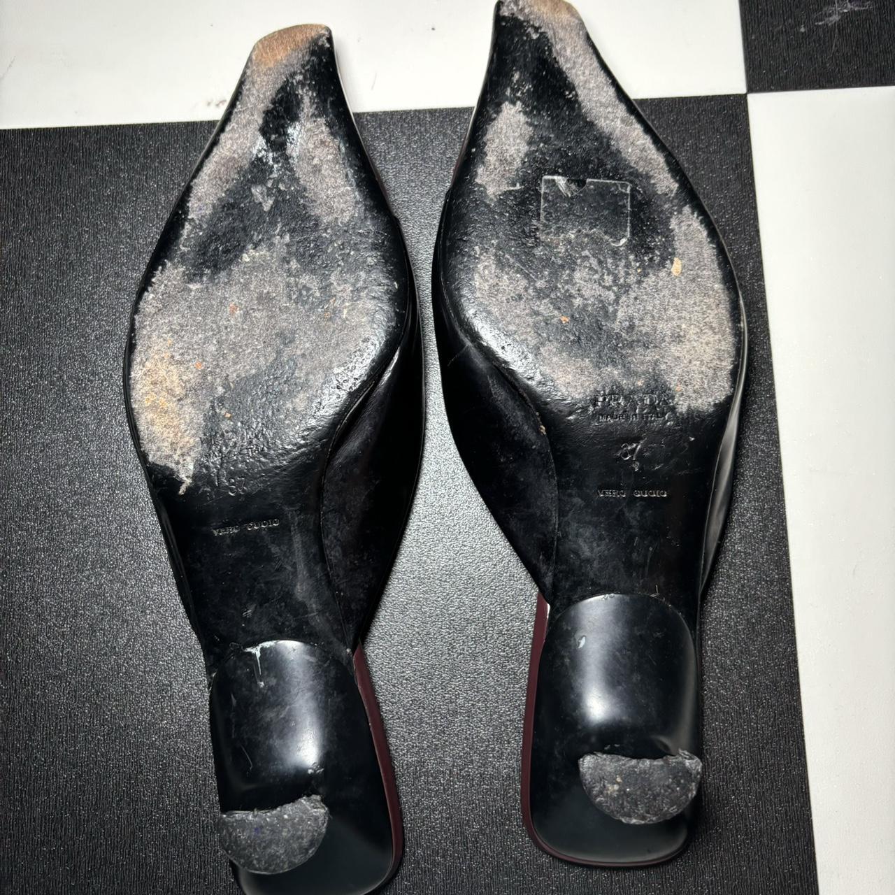 Vintage Y2k leather kitten heels by Prada